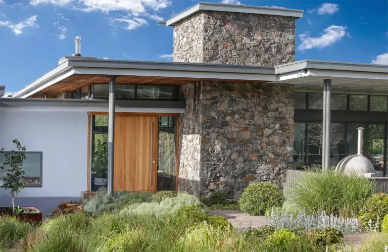 Native Plant Design: Creating Resilient and Biodiverse Landscapes 